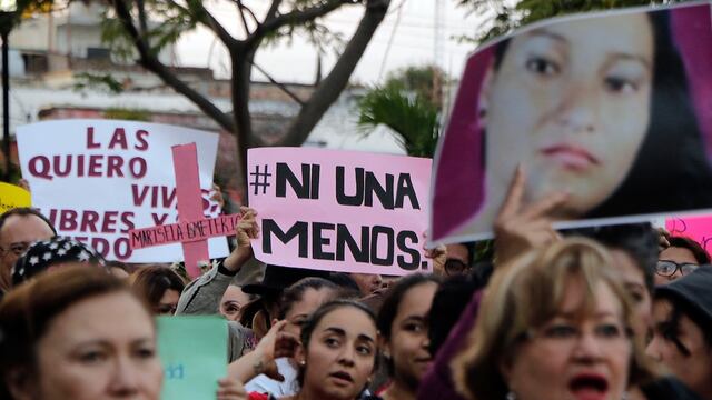 Hombres y mujeres marcharon para exigir justicia por por los feminicidios en Chiapas en enero de 2018
