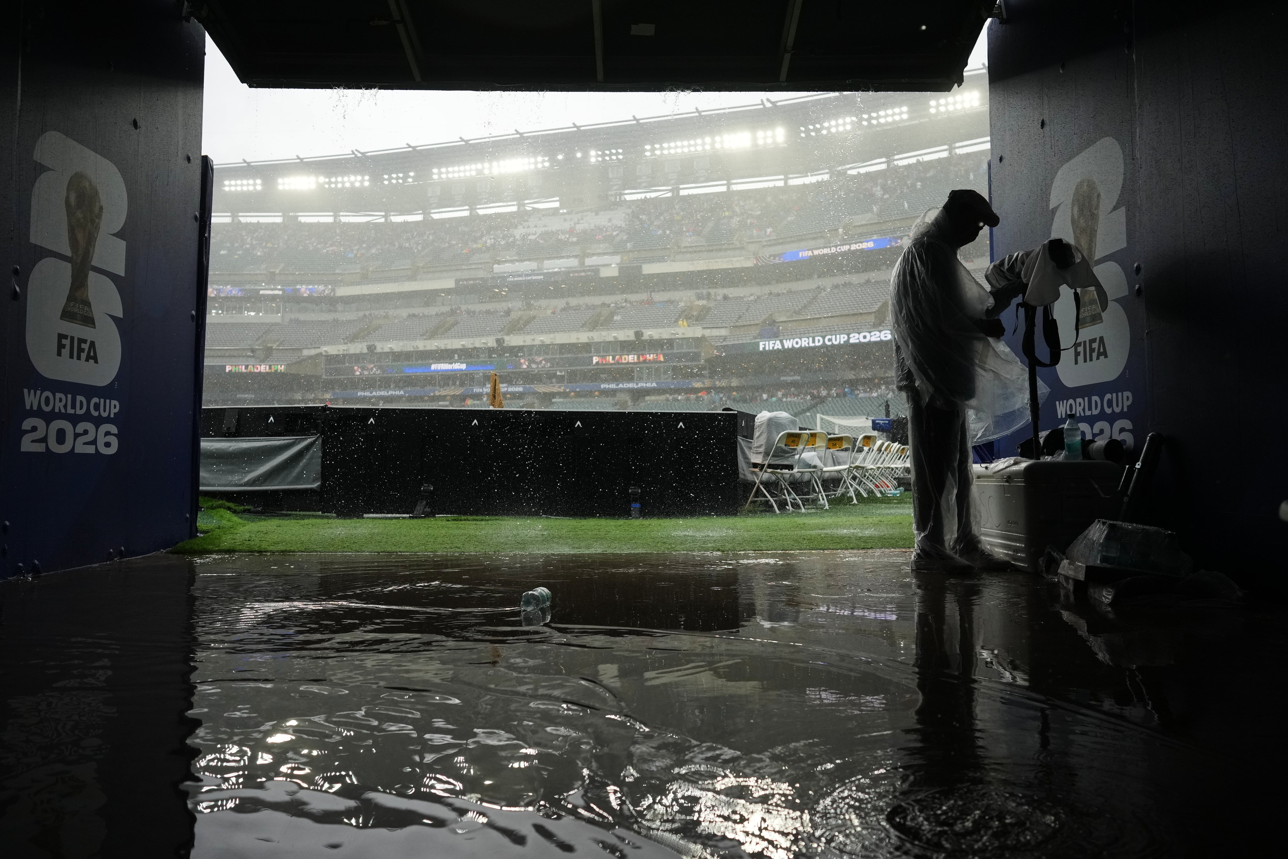 Francia vs Irak vuelve a jugarse tras la tormenta eléctrica en el Lincoln Financial Field