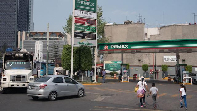 Estación de servicio en la capital del país.