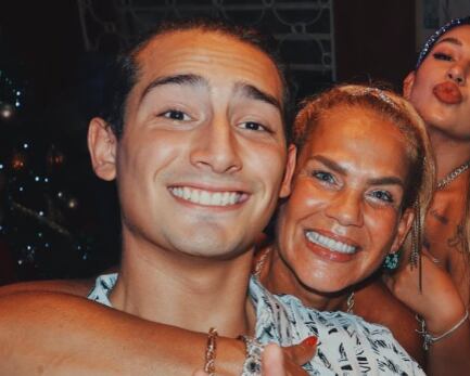 Niurka y su hijo Emilio Osorio