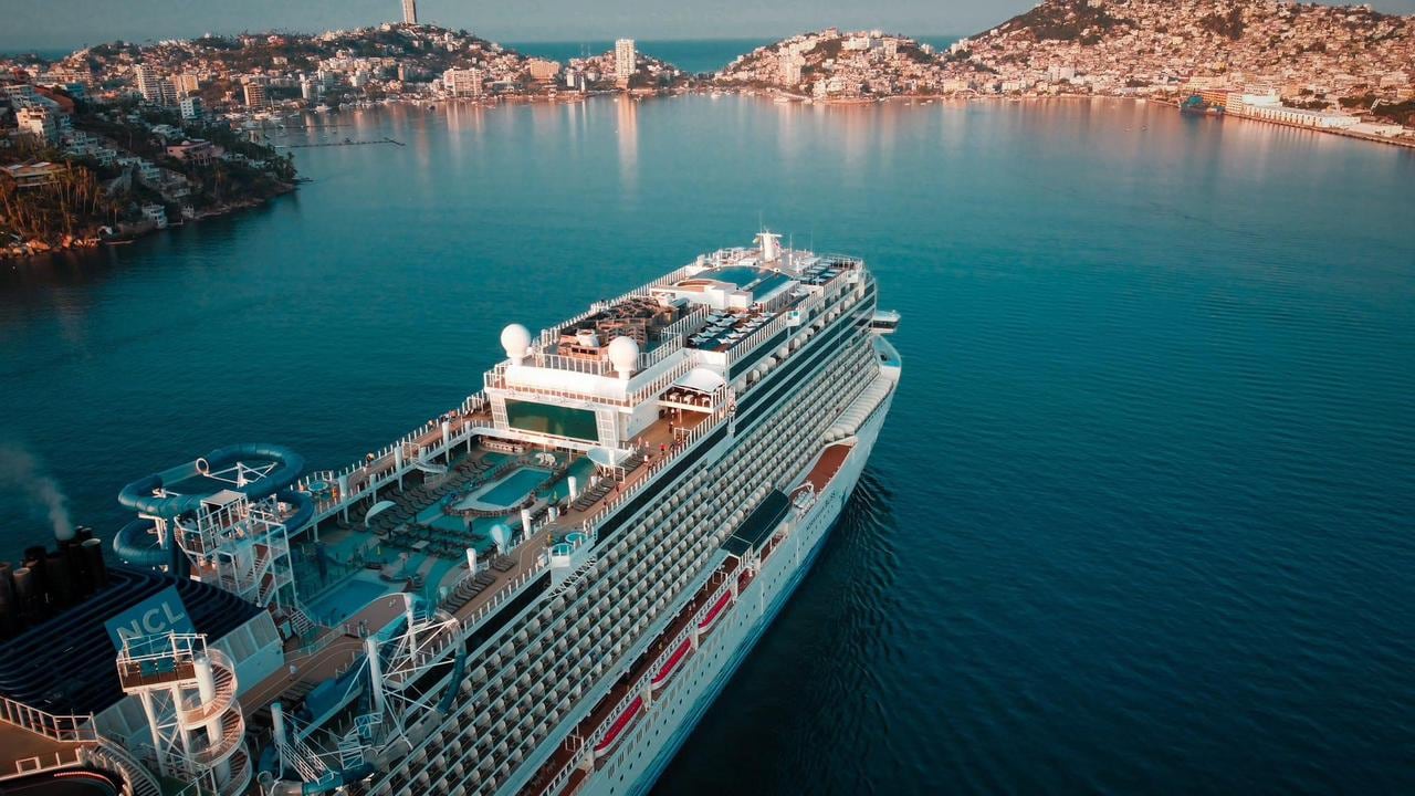 Acapulco recibe a su primer crucero desde el impacto del huracán Otis