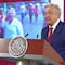 AMLO manda abrazo a la señora que le dijo “indio de Macuspana”en marcha del INE (VIDEO)