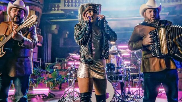 Alejandra Guzmán y Grupo Pesado