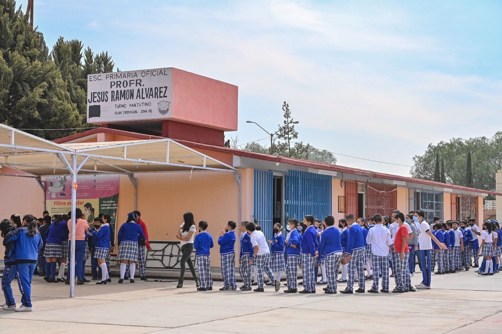 Ricardo Gallardo arranca en Soledad de Graciano Sánchez remodelación de escuelas