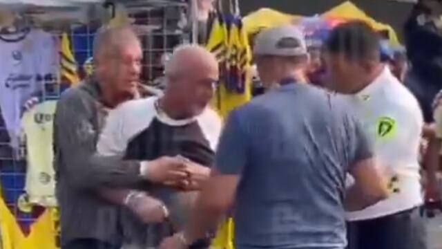 Pelea entre aficionados previo al América vs Pachuca