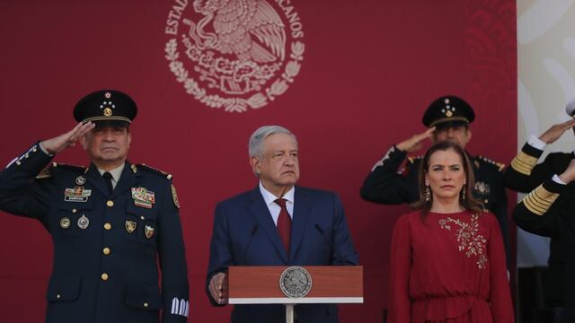 El presidente encabezó la ceremonia para conmemorar la Marcha de la Lealtad