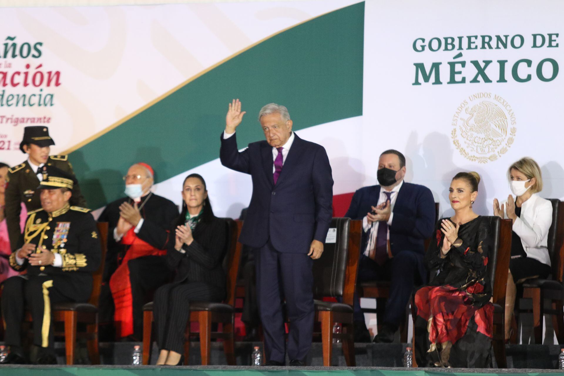 AMLO en ceremonia por los 200 años de la Consumación de la Independencia