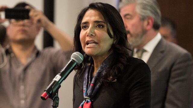 Alejandra Barrales. AMLO, el rival a vencer.