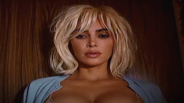 Kim Kardashian estrena cover de ‘Santa baby’ con un inquietante video musical