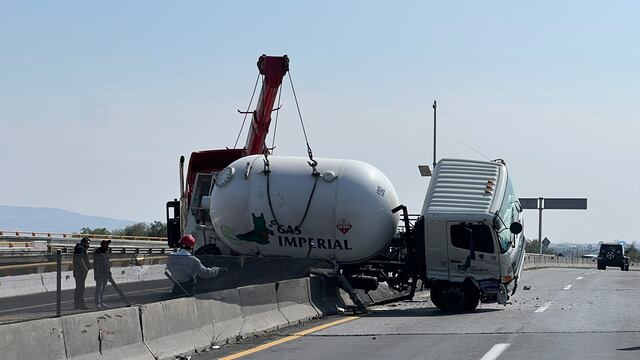 ¿Qué pasó en el Circuito Exterior Mexiquense? Pipa choca y cierran circulación en Ecatepec