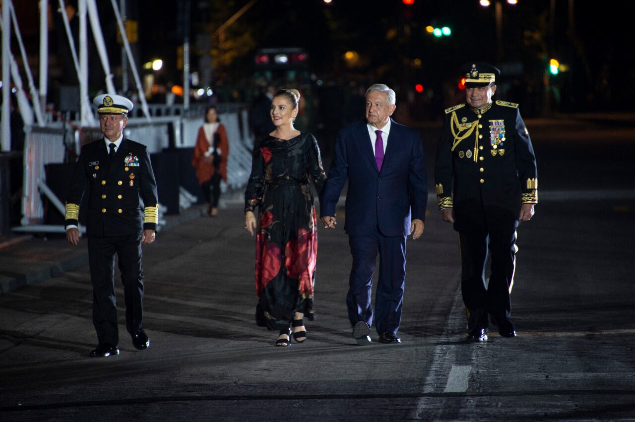 Beatriz Gutiérrez Müller luce vestido de seda