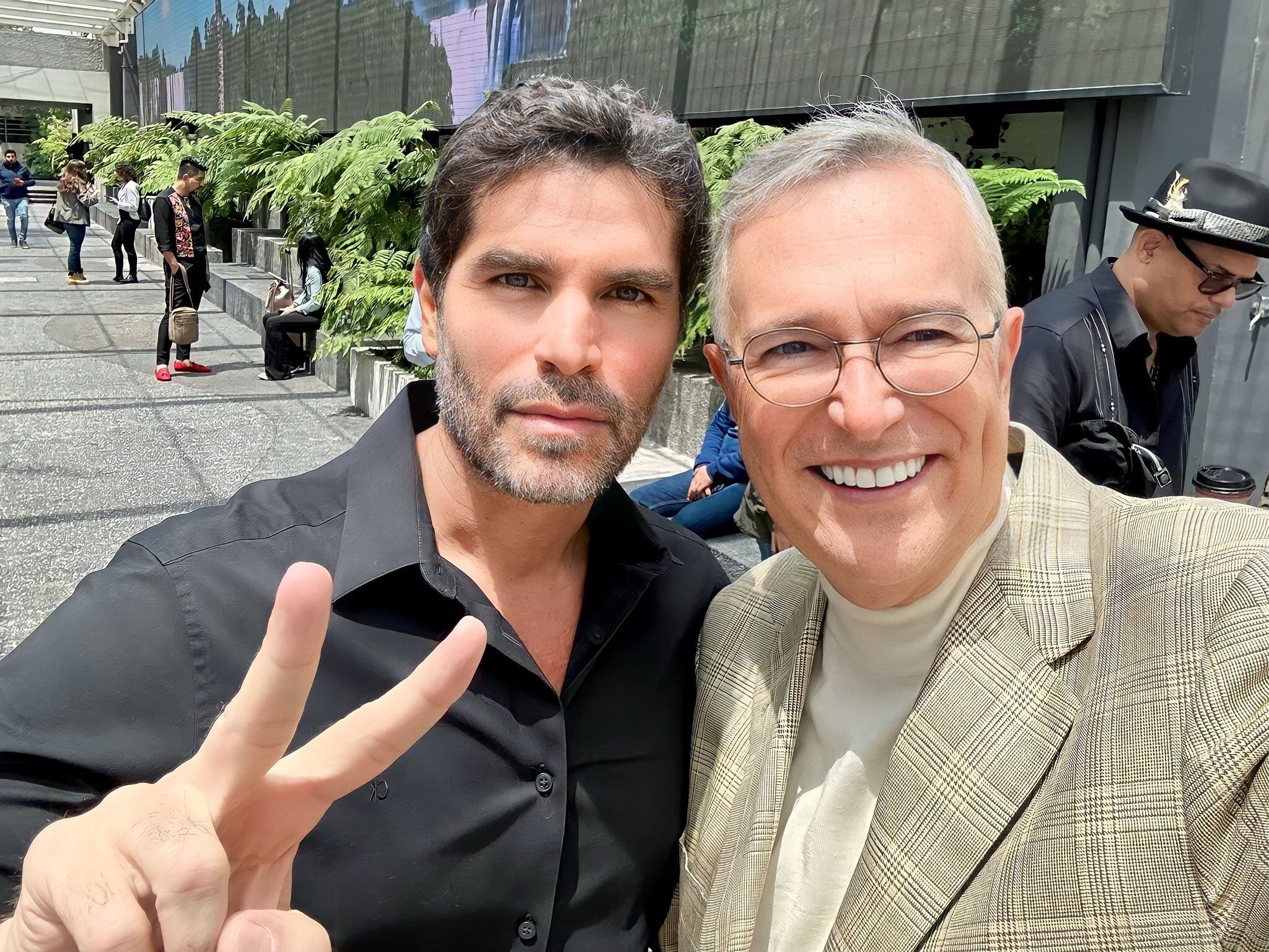 Ricardo Salinas Pliego y Eduardo Verástegui se reunen