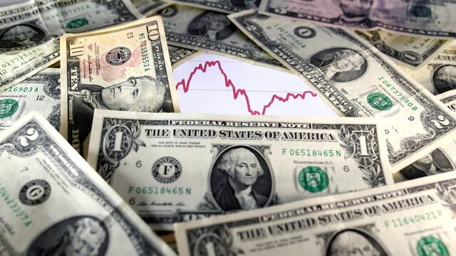 El dólar cierra la semana al alza