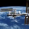 Astronautas en la Estación Espacial Internacional tuvieron que esconderse tras ruptura de satélite en el espacio