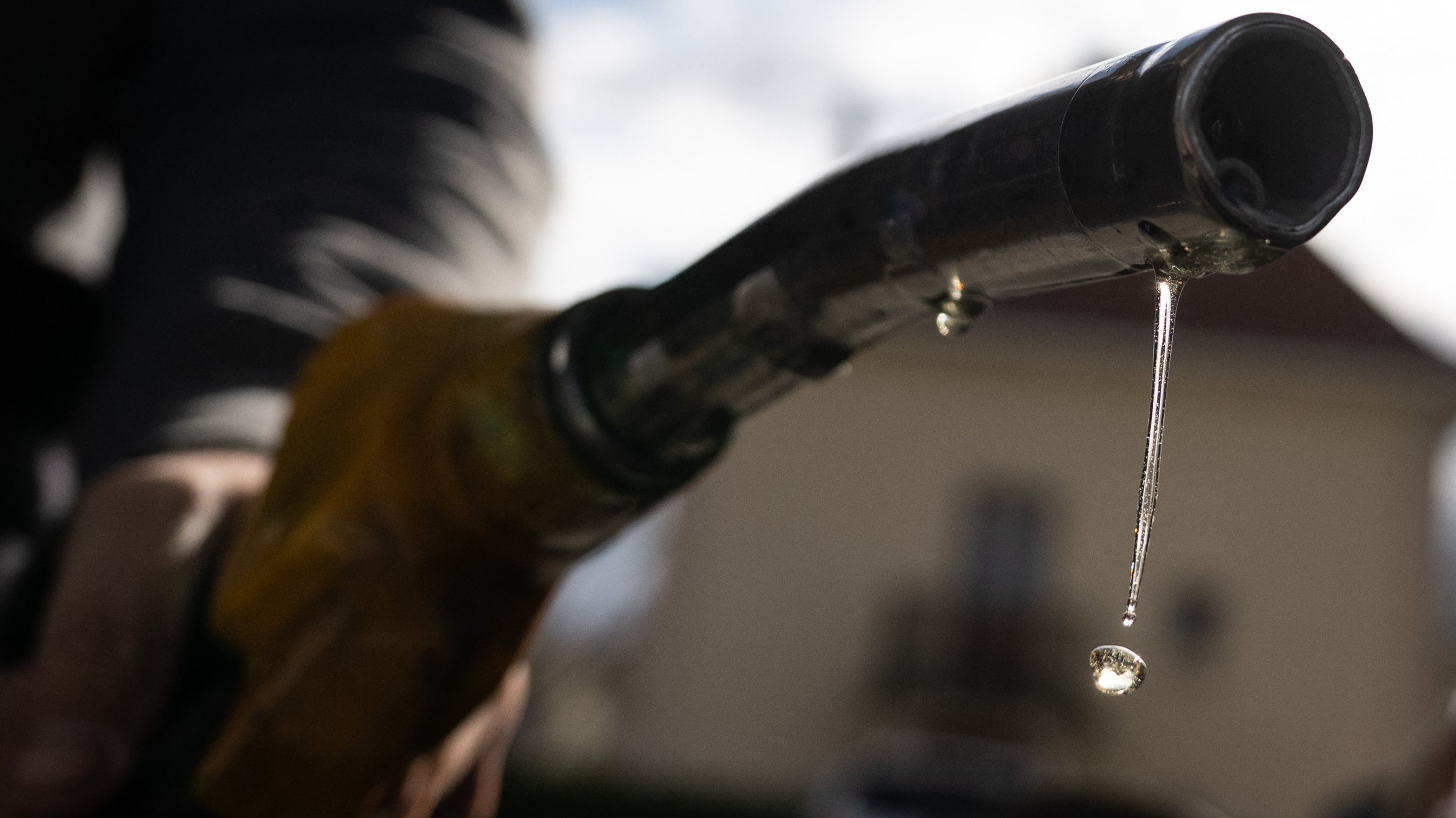 México renueva acuerdo con gasolineras para mantener precios de gasolina y diésel