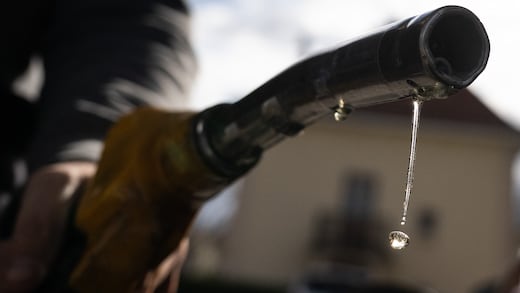 México renueva acuerdo con gasolineras para mantener precios de gasolina y diésel