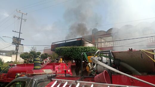 Explosión en pipa de gas causa alarma y evacuación en Lindavista, CDMX