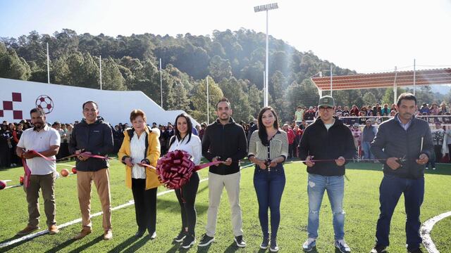 Michelle Núñez inaugura cancha de fútbol rápido en Los Saucos
