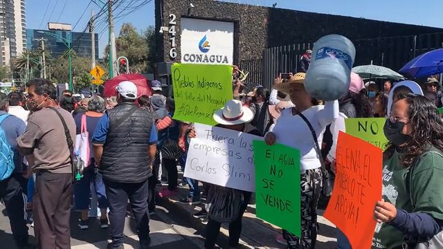 Protesta por destitución de Elena Burns