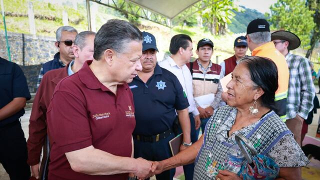 Julio Menchaca supervisa atención en San Bartolo Tutotepec y Tenango de Doria.