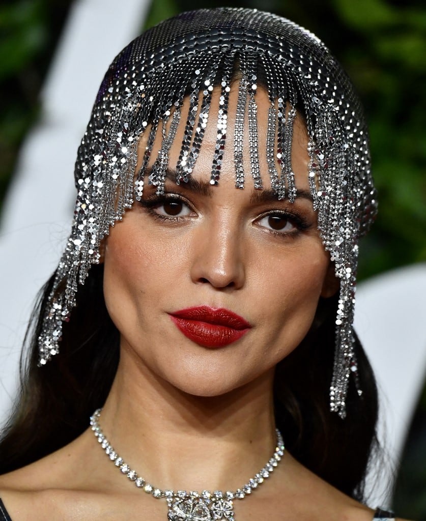 Eiza Gonzalez brilla en los Fashion Awards 2021 en Londres.