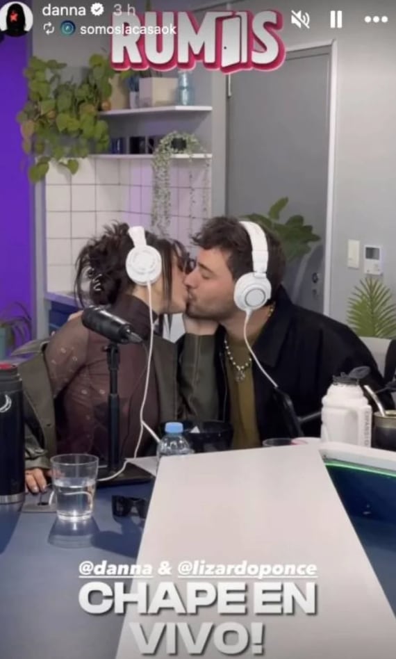 ¿Danna Paola y Alex Hoyer terminaron? La cantante es captada besando a otro hombre