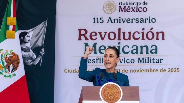 Claudia Sheinbaum Pardo, presidenta de México, encabezó la ceremonia cívico-militar con motivo del CVX Aniversario del Inicio de la Revolución Mexicana