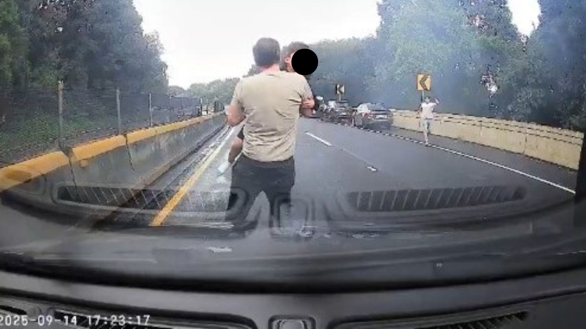 Emiliano González rescata a un niño de un accidente