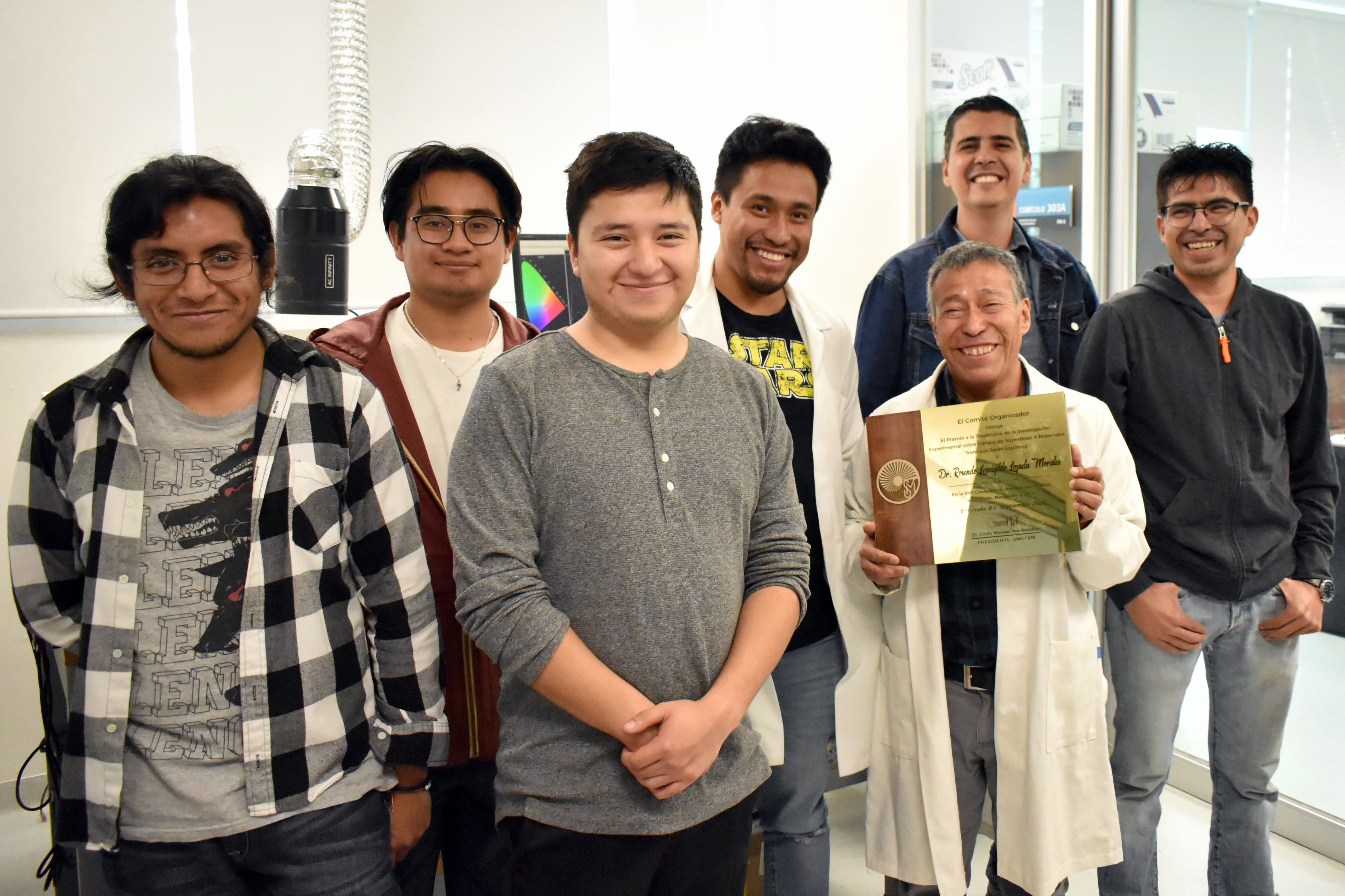 Rosendo Lozada, de la BUAP recibe premio a la mejor investigación