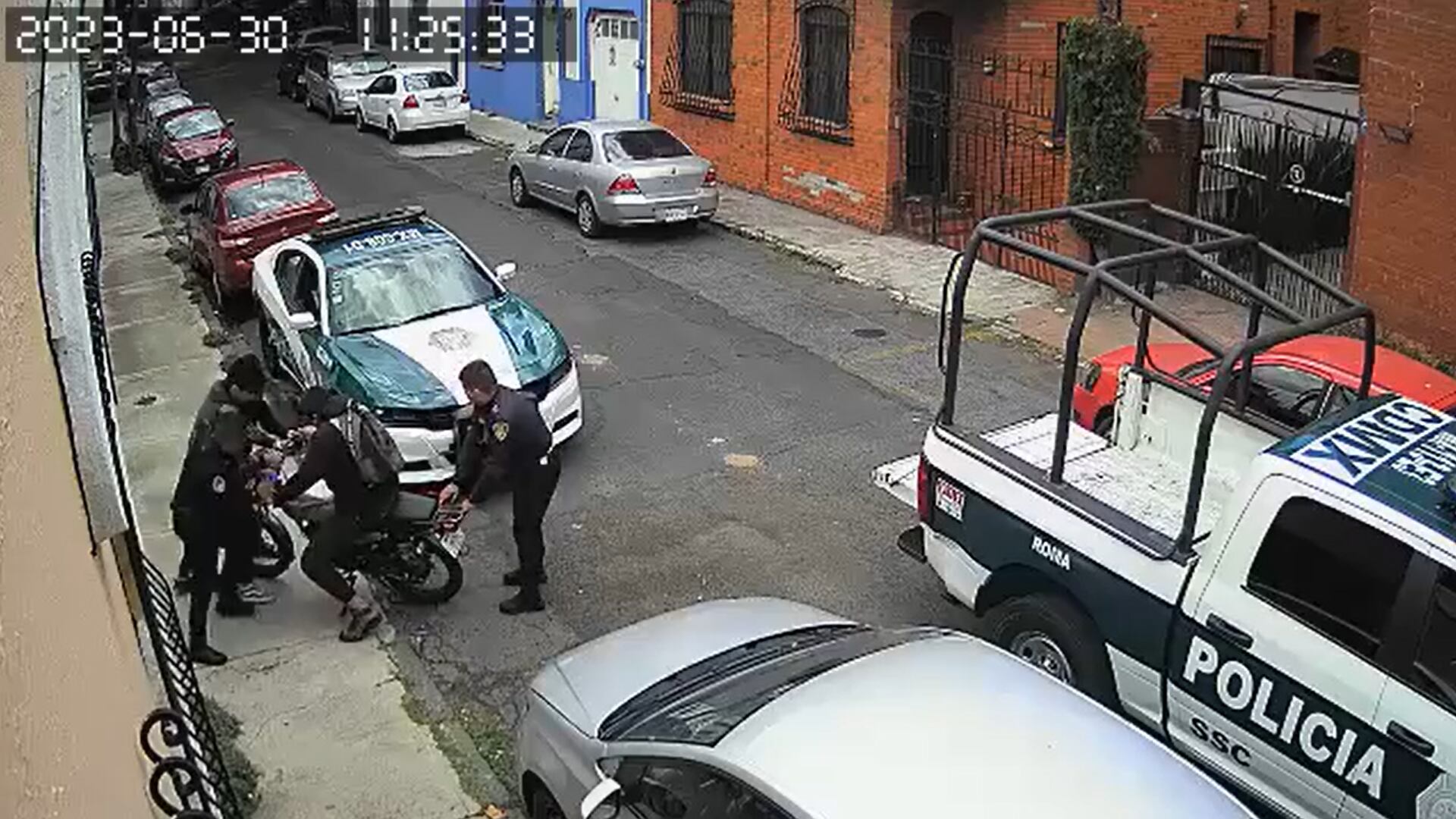 Pelea entre motociclistas y policías de CDMX