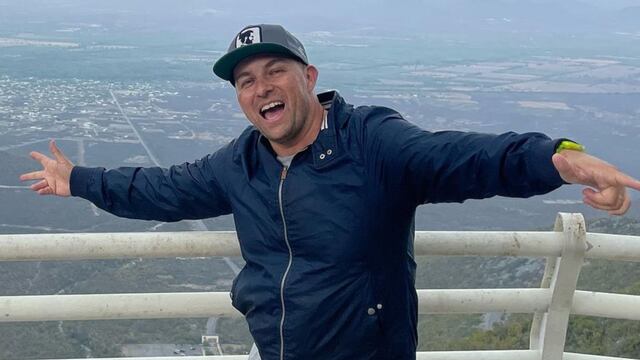 ¿Qué ha sido de Arturo Macías, El Turry? Anda lucrando con damnificados del huracán Otis.