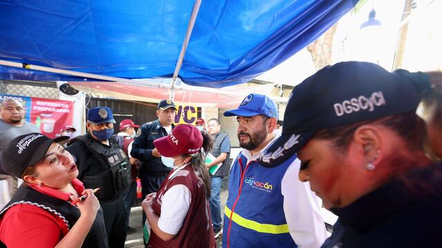 Cierran chelerías ilegales en tianguis de Coyoacán