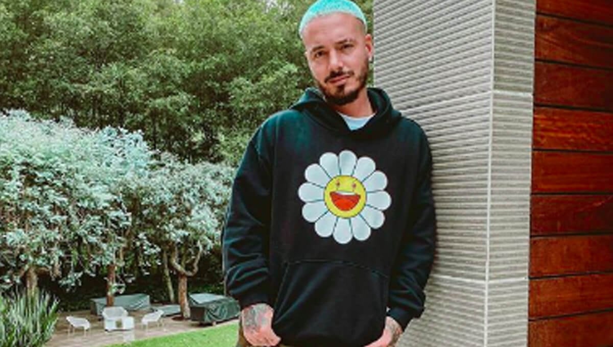 J Balvin azul