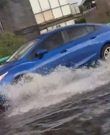 Así quedó el segundo piso del Periférico tras las fuertes lluvias en CDMX