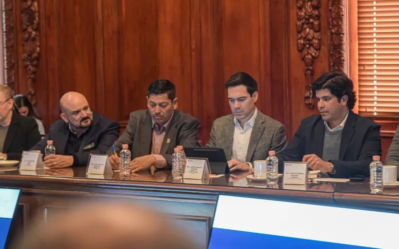 Maru Campos supervisa avances del Pacto por el Desarrollo de Chihuahua.