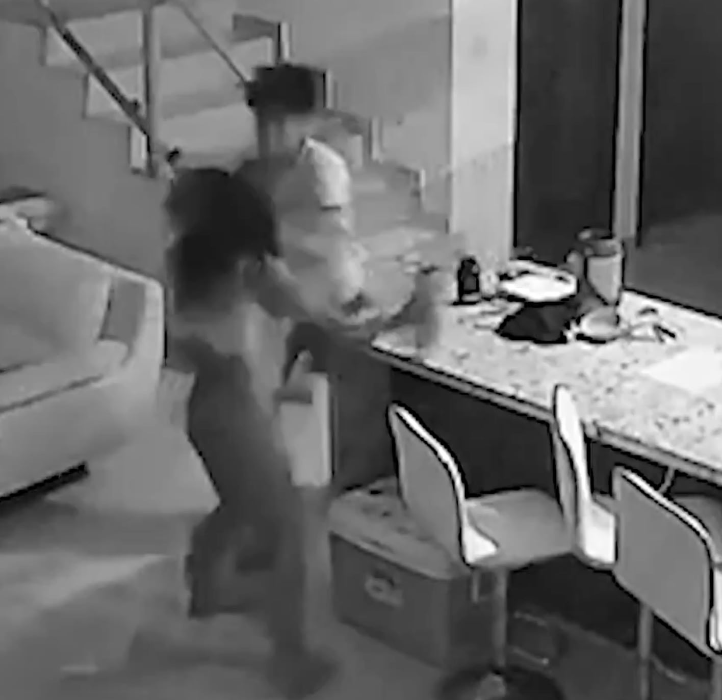 Sergio Mayer exhibe video de Arturo Antonio Aguirre Moreno dando golpiza a mujer en Quintana Roo