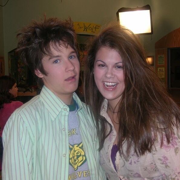 Devon Werkheiser con Lindsey Shaw de El Manual de Ned.