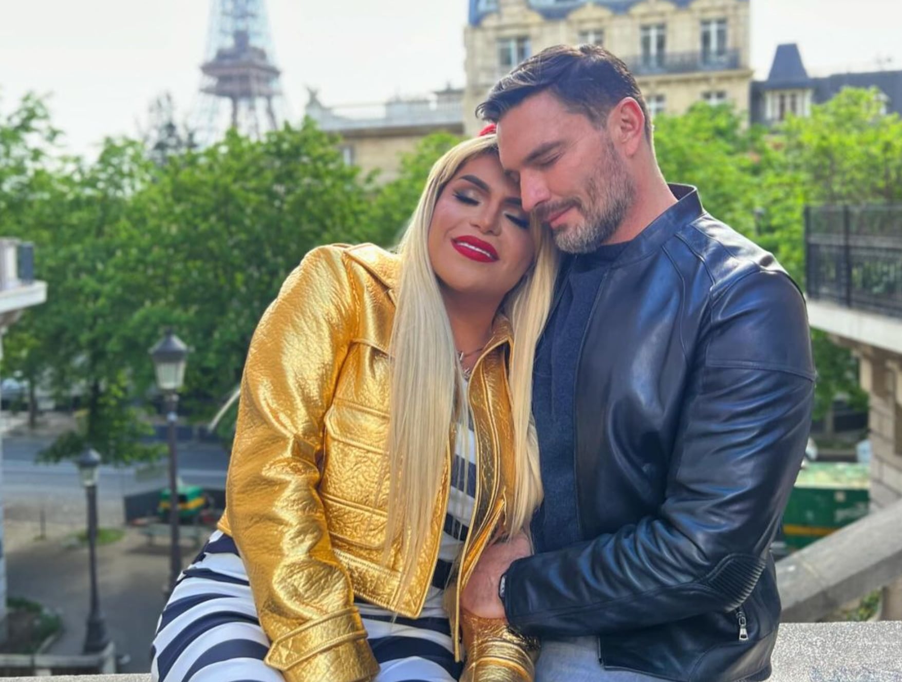 Wendy Guevara y Julián Gil en París