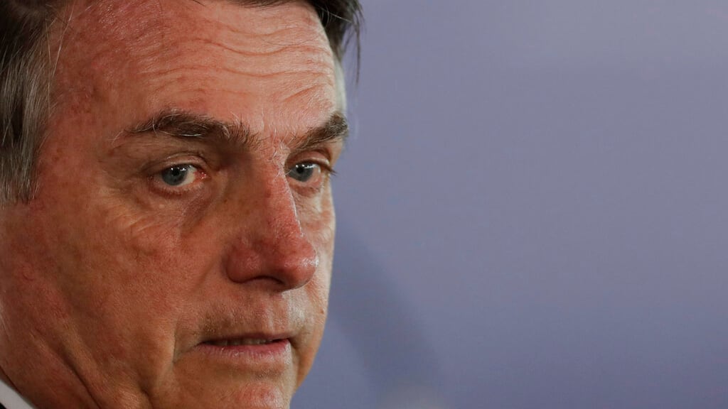 Jair Bolsonaro regresa a prisión tras someterse a cirugía de hernias