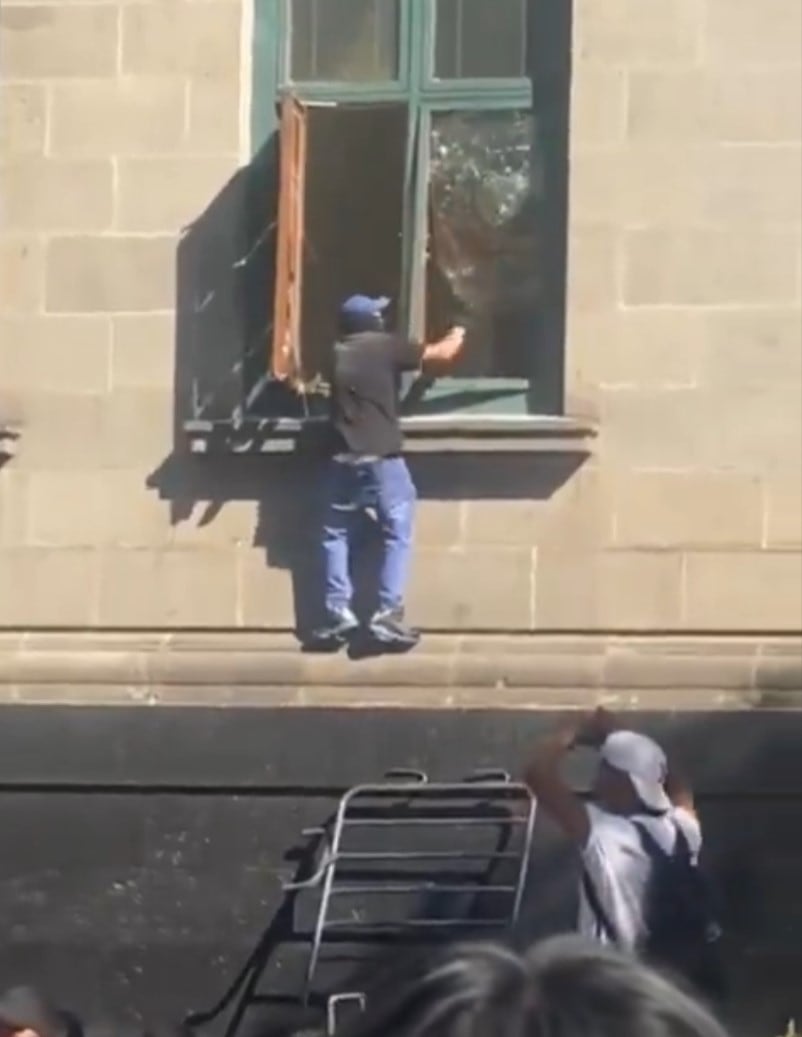 Vandalismo en SCJN durante la Marcha de la Generación Z