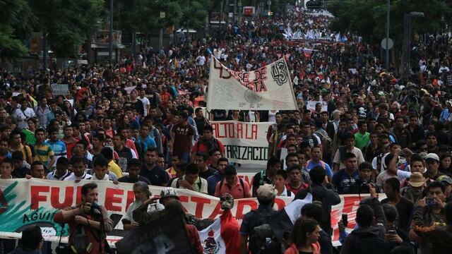 Marcha por Ayotzinapa a 2 años de ataque armado