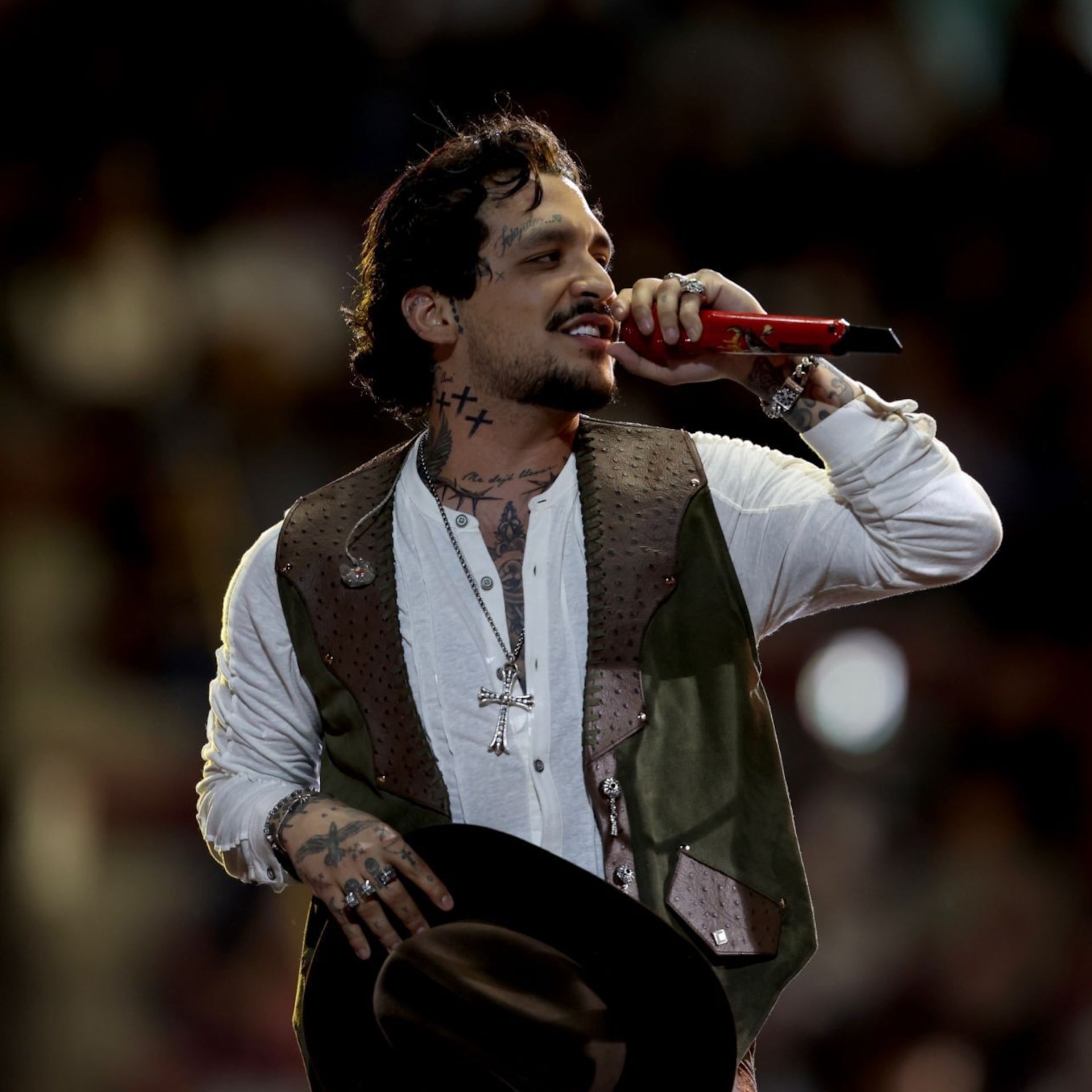 Christian Nodal admite errores al inicio de su carrera y explica por qué