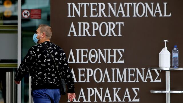 Aeropuerto de Rusia. Primera muerte.