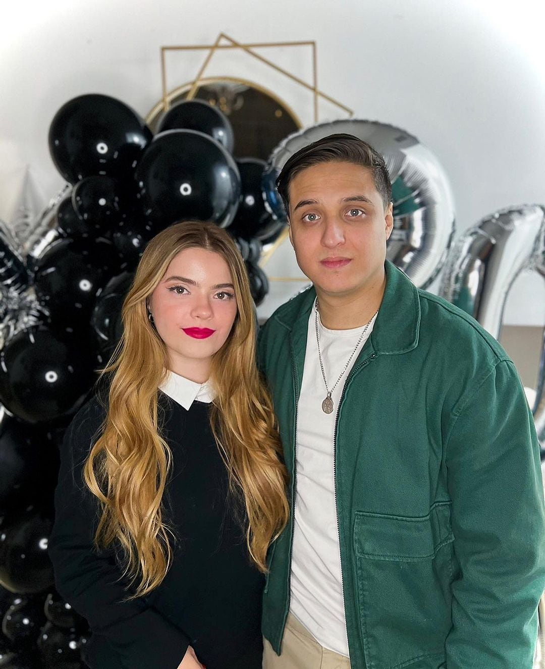 Alan Bezares, hijo de Mario Bezares, con su novia Alana Betanzo.