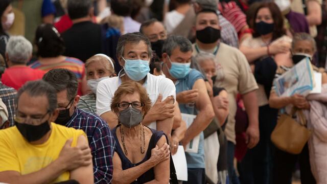 Vacunación de refuerzo en adultos mayores de la CDMX