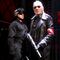 Roger Waters se viste de nazi en concierto y la policía de Alemania ya lo investiga; el músico acusa “censura”