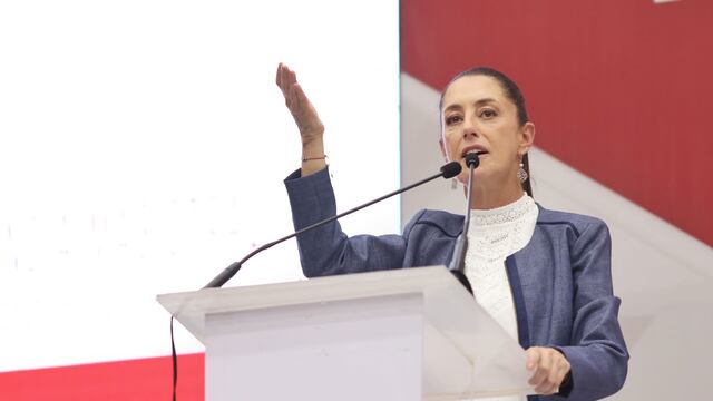 Claudia Sheinbaum, Jefa de Gobierno, ofreció la charla magistral "Políticas de gobierno al servicio de la ciudadanía", ante cientos de personas, en el gimnasio Nuevo León.
