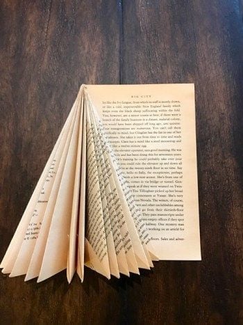 Árbol de Navidad con libros: 7 ideas de Pinterest para darle una segunda vida a esa novela