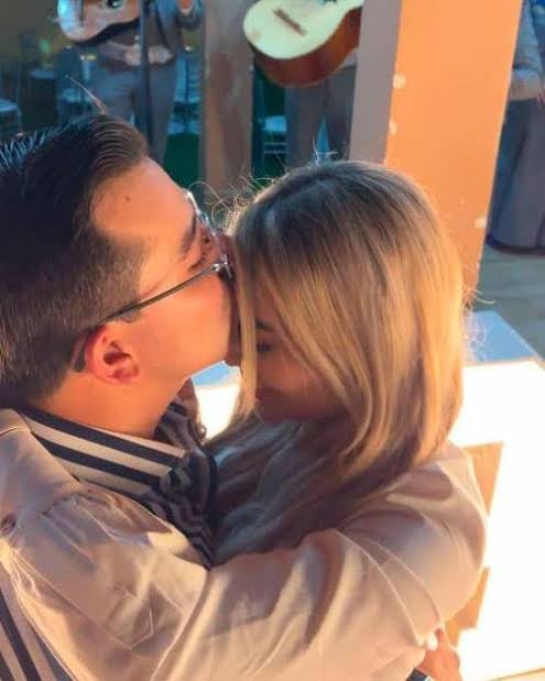 Day Vásquez y su prometido