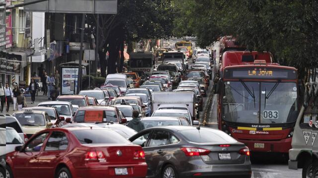 Hasta 2 mil pesos deberán pagar automovilistas que revisen su celular